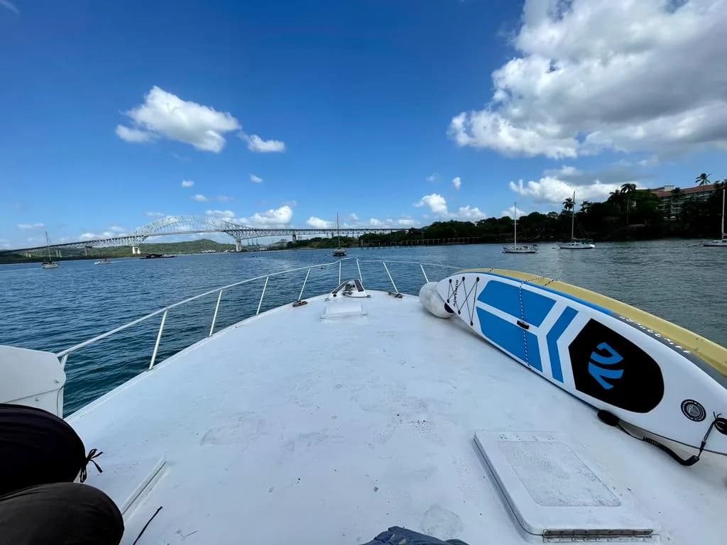 Yate a motor 55 pies — foto 4 de 15
