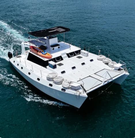 Catamarán 48 pies para chárter privado en Panamá