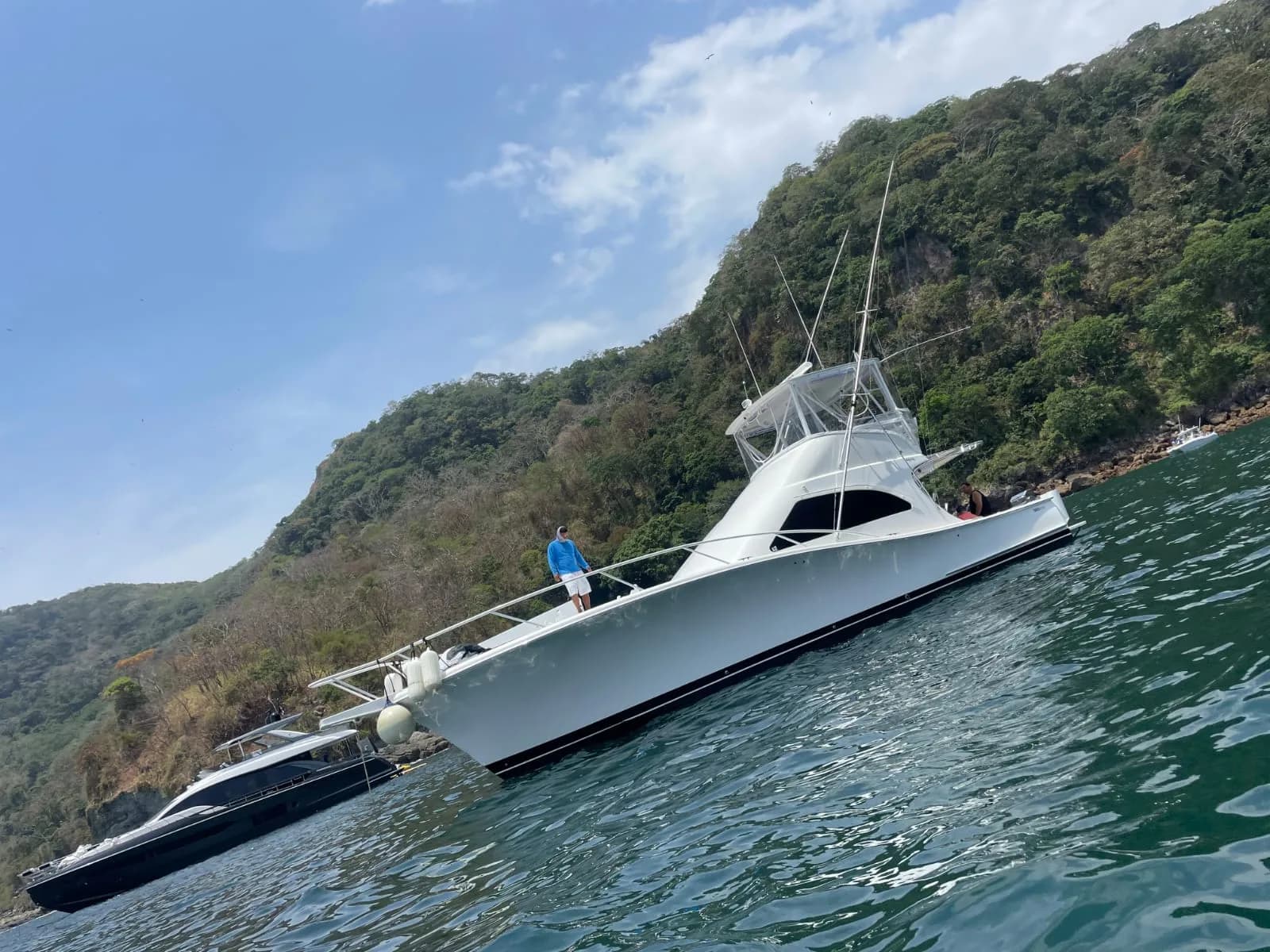 Yate 51 pies VI para chárter privado en Panamá